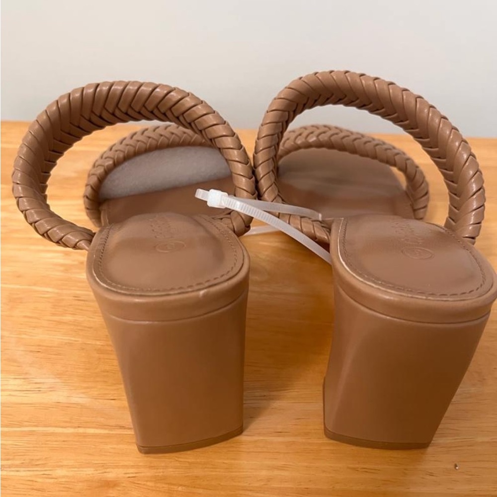 Chic Braided Sandals - Picture 3 of 4